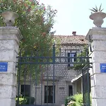 Elly Dubrovnik